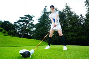 【ゴルルとルール】スウィングを途中で止めたあとティーの高さを変えた。これって問題あり?